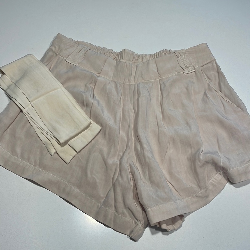 La Vi shorts with tie